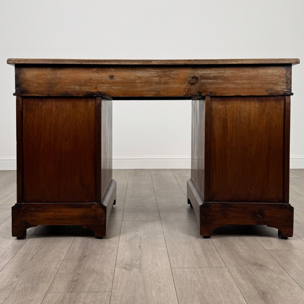 Antique 20th Century Fine Quality Pedestal Desk In Walnut  View V