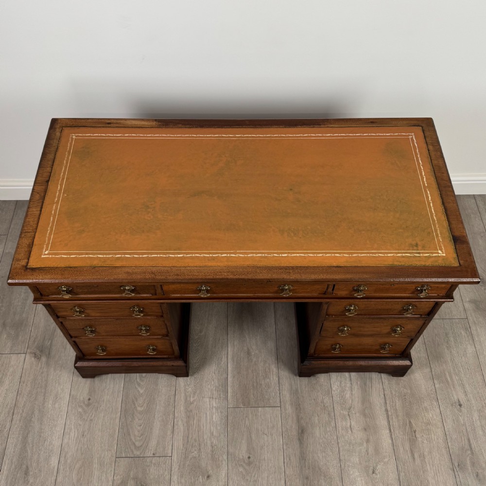 Antique 20th Century Fine Quality Pedestal Desk In Walnut  View IX