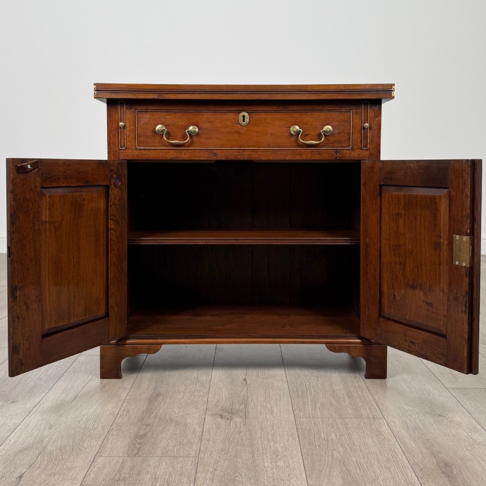 Antique 20th Century Bachelors Chest In Mahogany View III