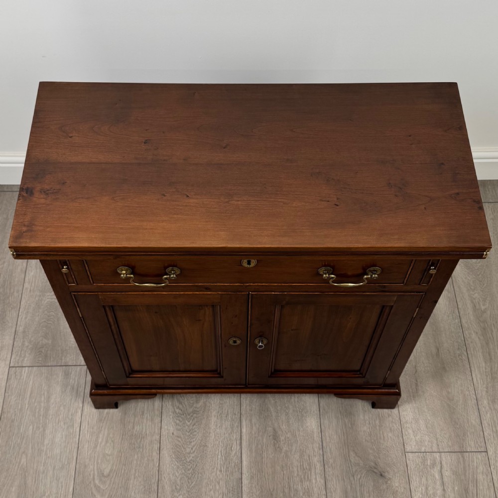 Antique 20th Century Bachelors Chest In Mahogany View XII