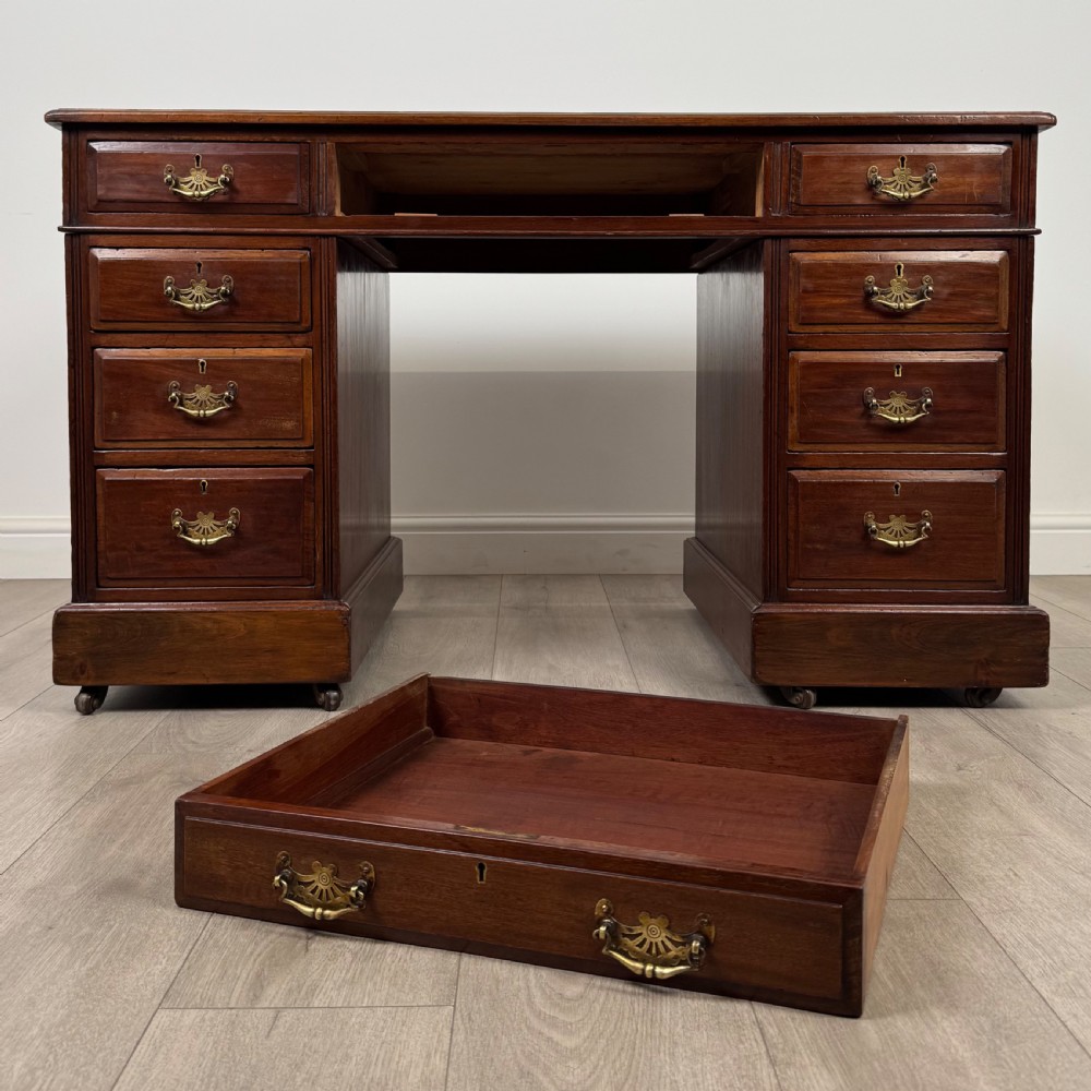 Antique 19th Century Good Quality Pedestal Desk In Mahogany  View X