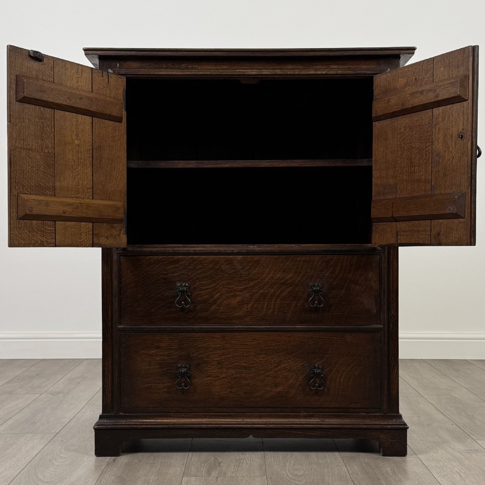 Antique 20th Century Fine Quality Cupboard In Oak  View II