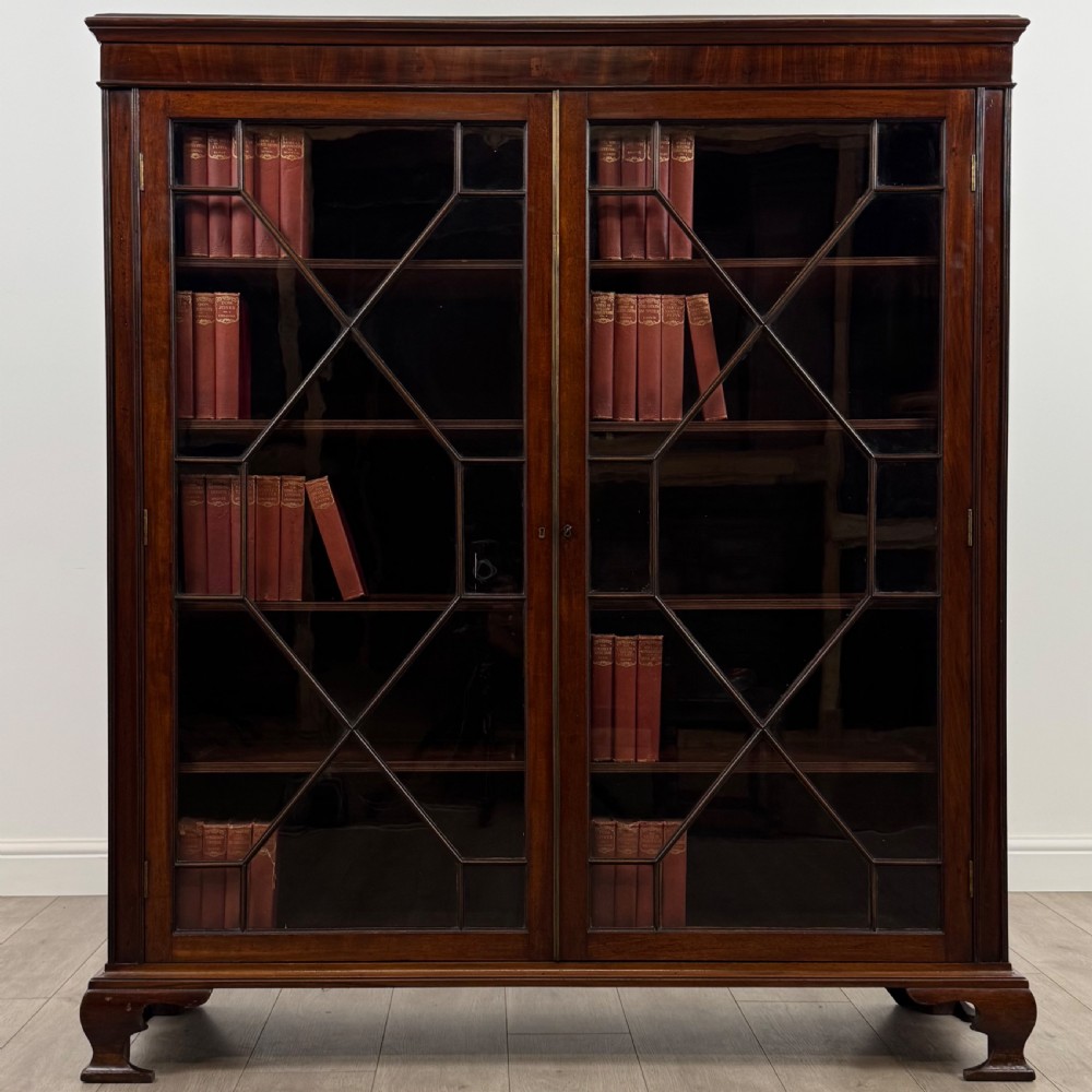  Antique 20th Century Good Quality Display Cabinet In Mahogany 