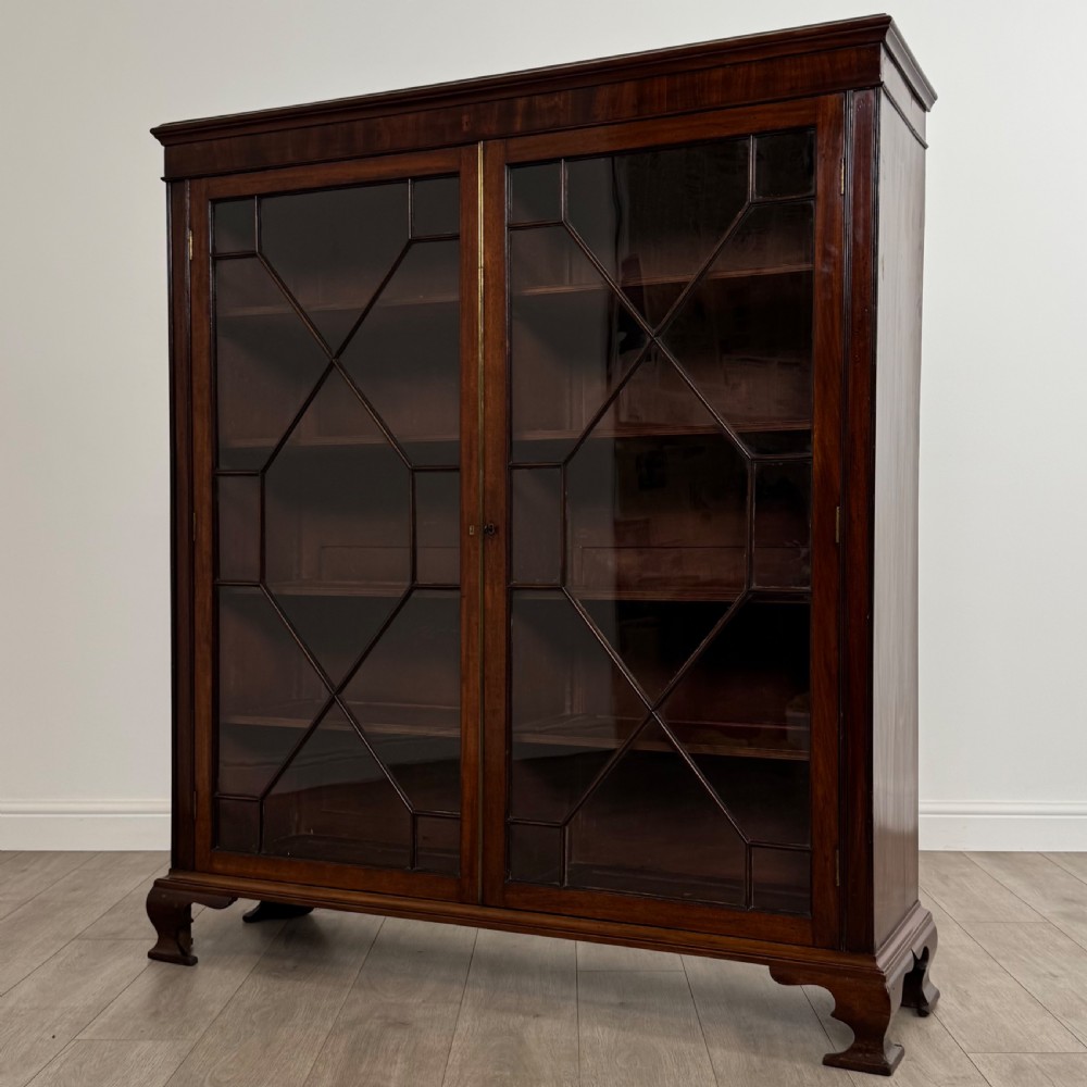  Antique 20th Century Good Quality Display Cabinet In Mahogany  View V