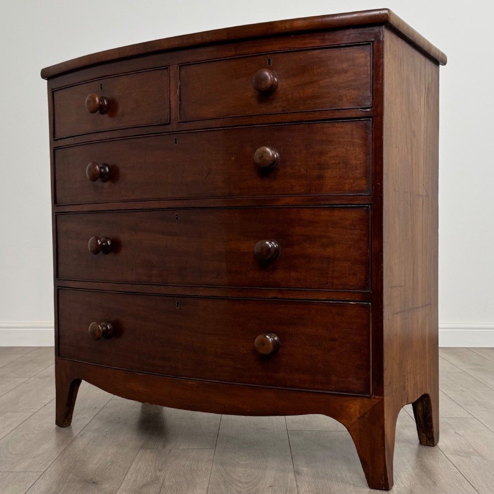 Antique 18th Century Bow Front Chest Of Drawers In Mahogany  View II