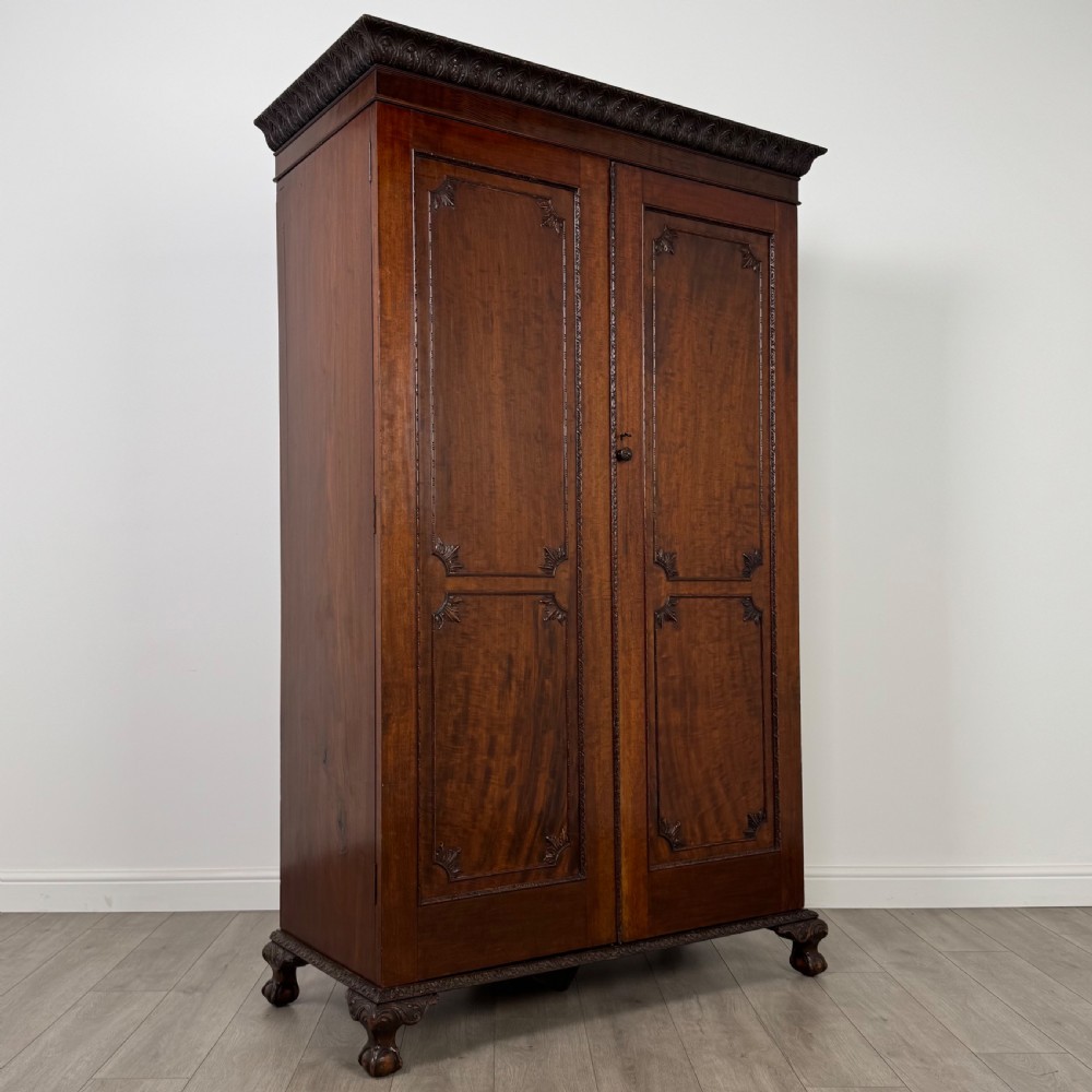  Antique 18th Century Fine Quality Wardrobe In Mahogany View IX