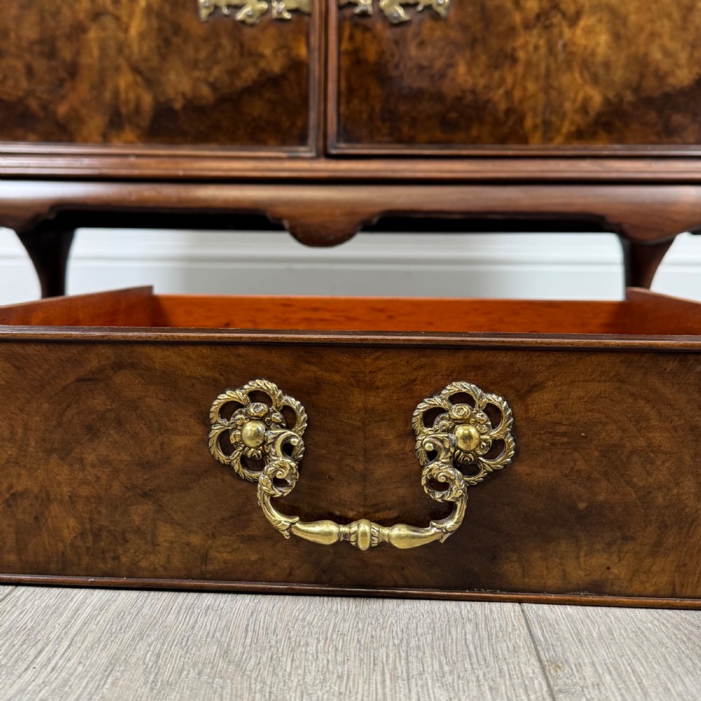 Antique 20th Century Good Quality Cupboard In Burr Walnut  View XII