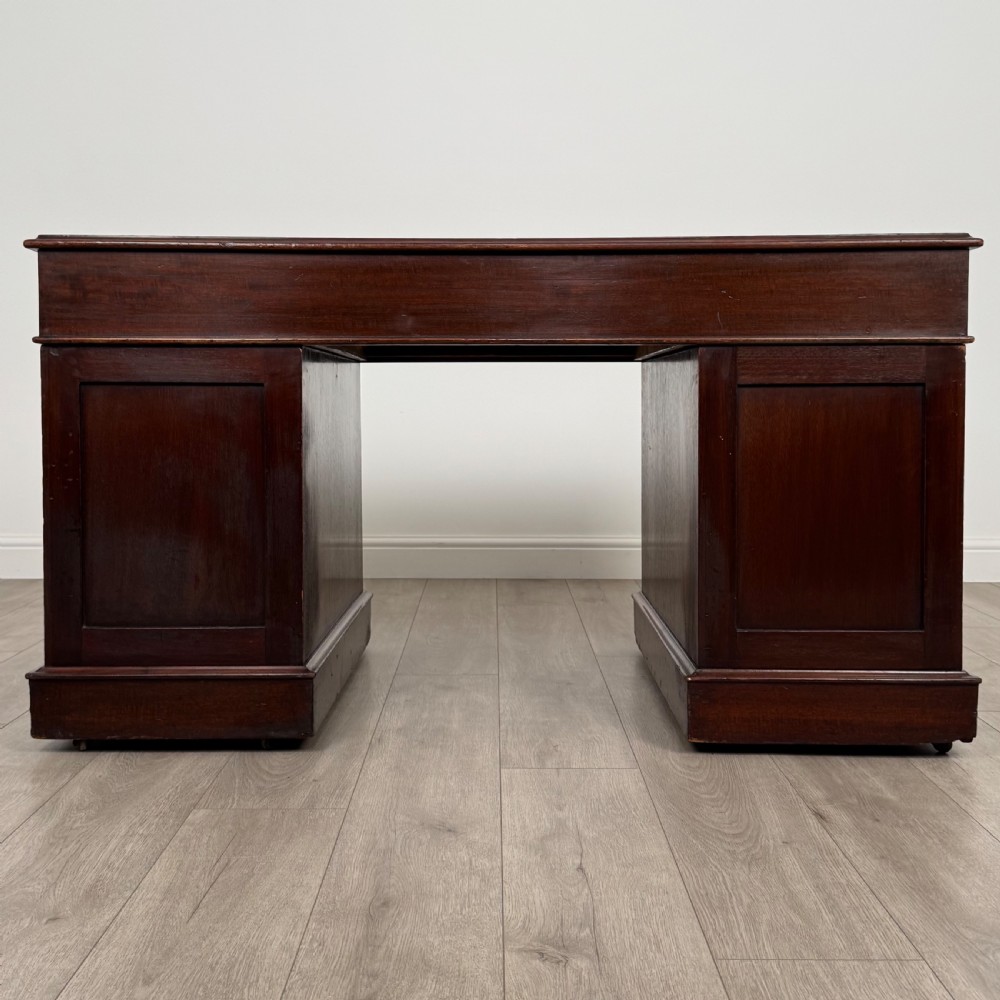 Antique 19th Century Good Quality Pedestal Desk In Mahogany  View V