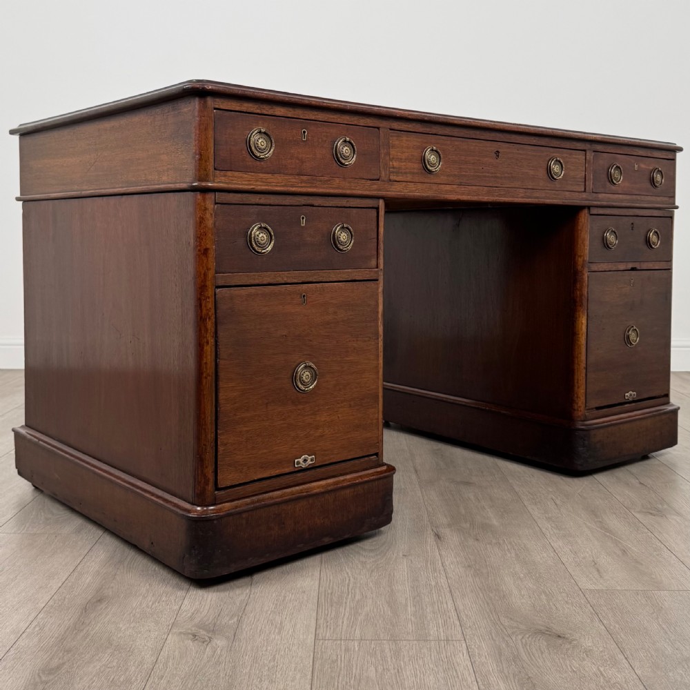 Antique 19th Century Good Quality Pedestal Desk In Mahogany  View VIII