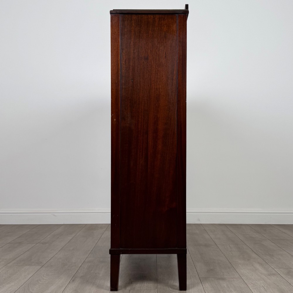 Antique 20th Century Fine Quality Display Cabinet In Mahogany View VI