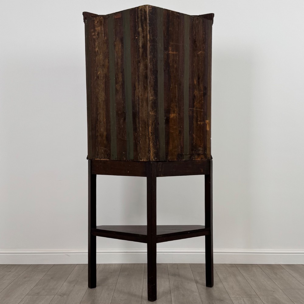 Antique 18th Century Good Quality Corner Cabinet In Oak  View III