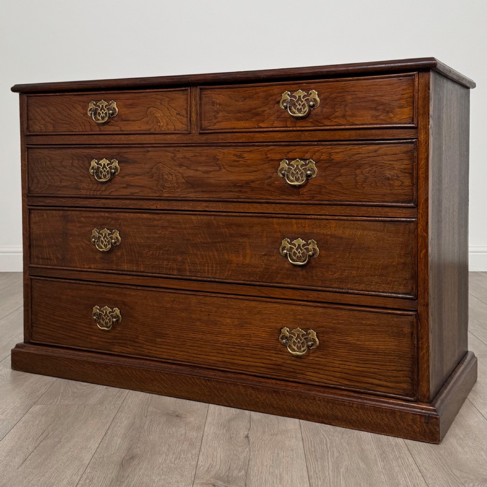  Antique 20th Century Chest Of Drawers In Oak View II