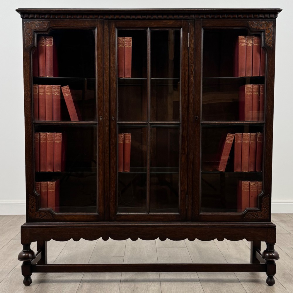 Antique 20th Century Good Quality Oak Display Cabinet