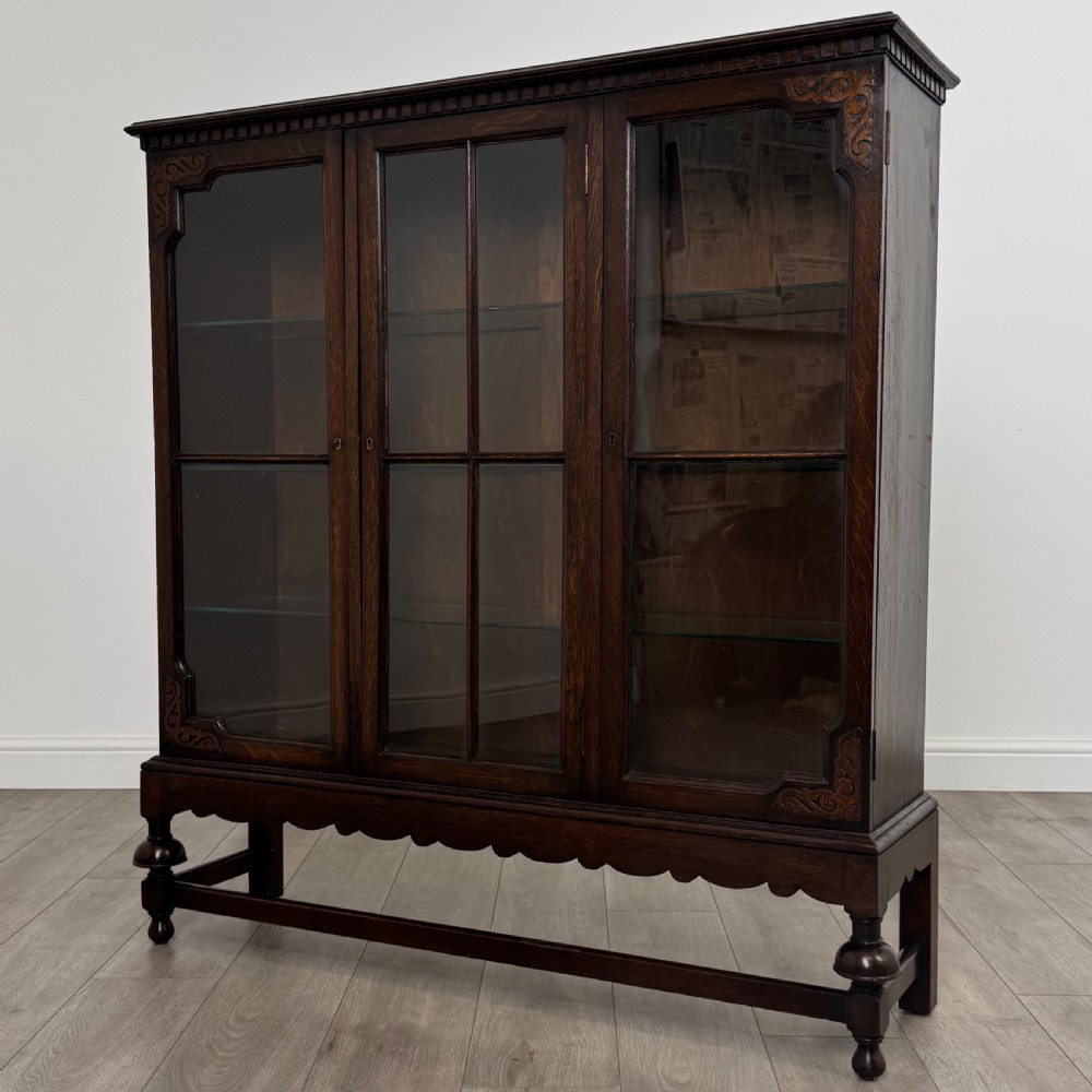 Antique 20th Century Good Quality Oak Display Cabinet View V