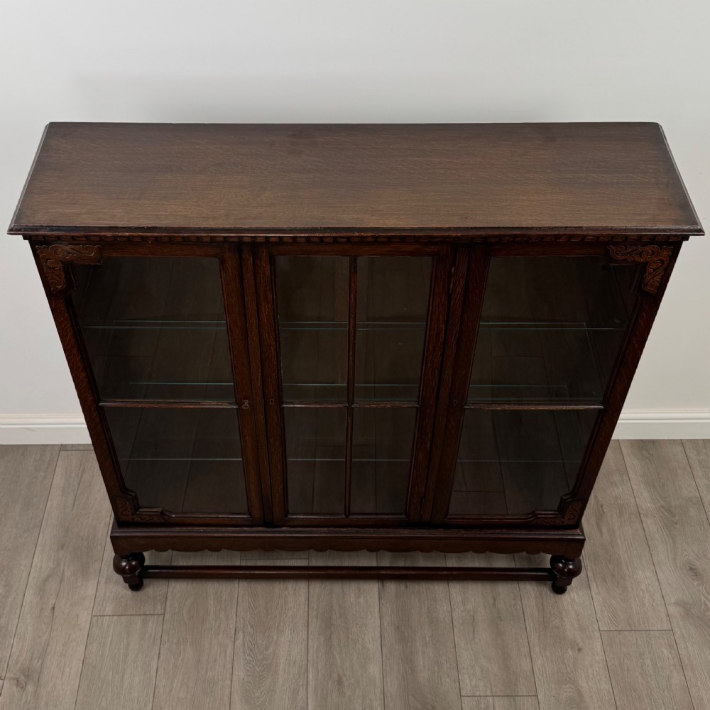 Antique 20th Century Good Quality Oak Display Cabinet View XII