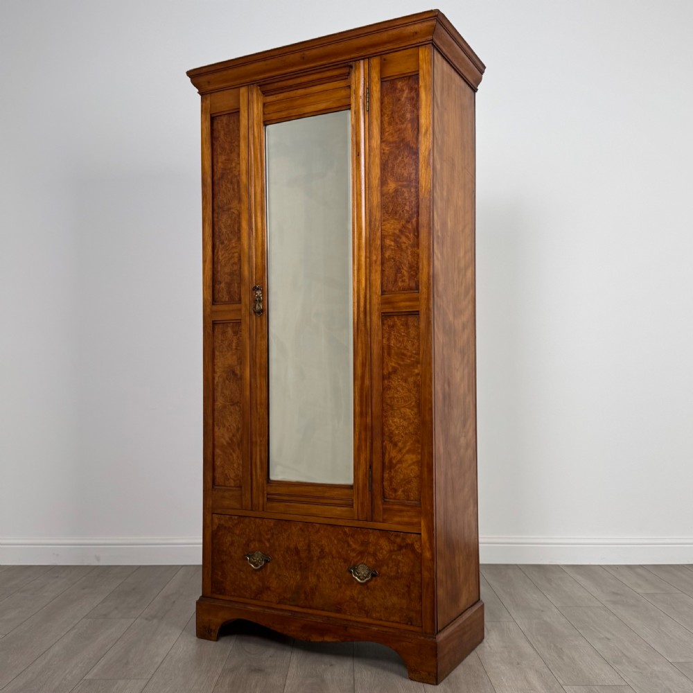 Antique 20th Century Fine Quality Wardrobe In Burr Walnut  View III