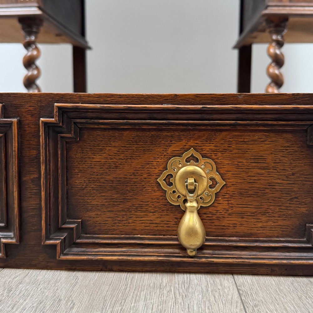 Antique 20th Century Jacobean Sideboard In Oak  View XII
