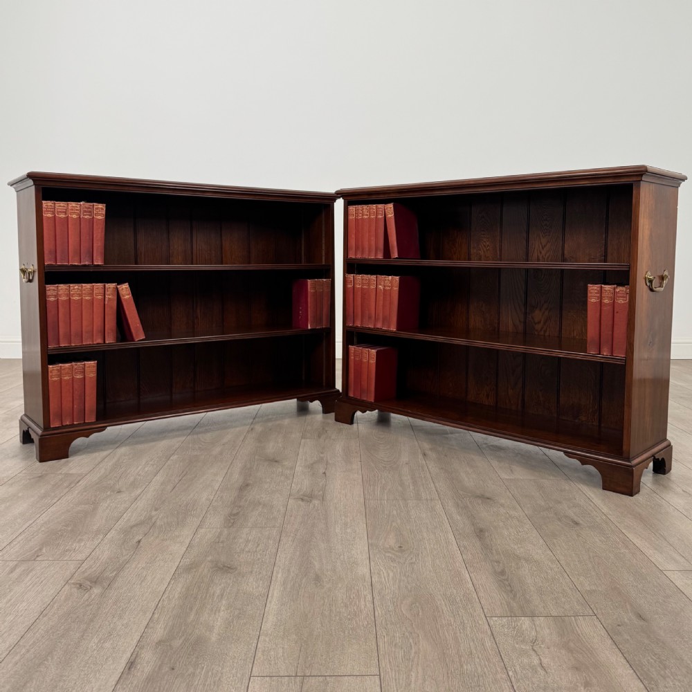 Antique 20th Century Pair Of Open Bookcase’s In Mahogany 