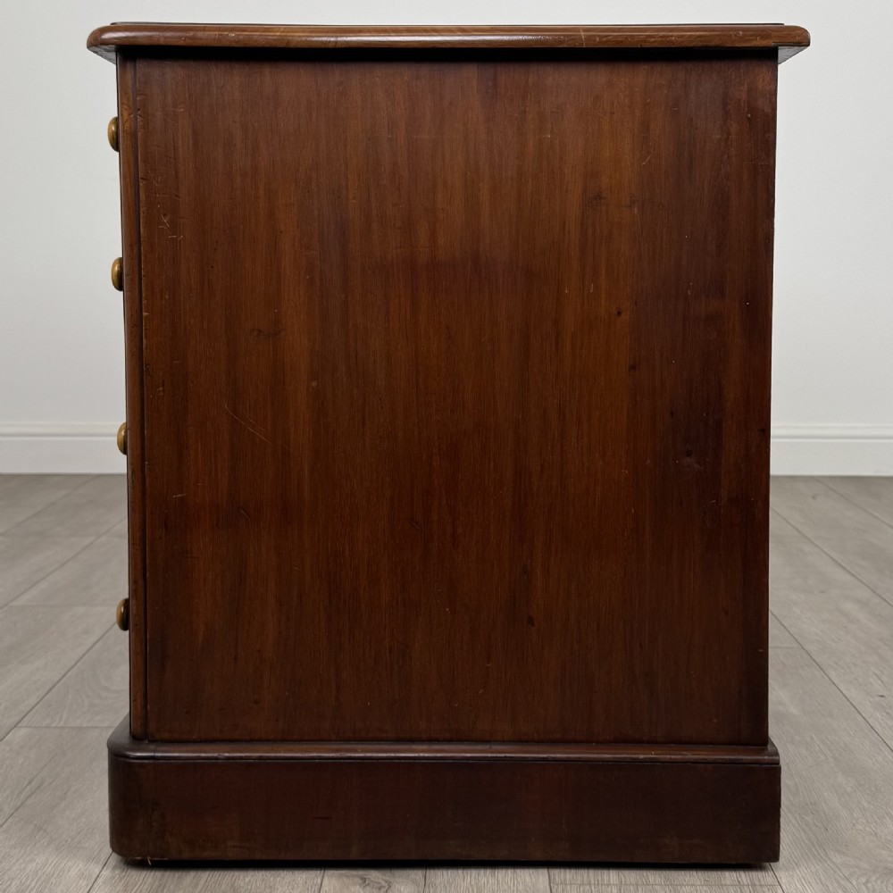 Antique 19th Century Good Quality Kneehole Desk In Mahogany  View III