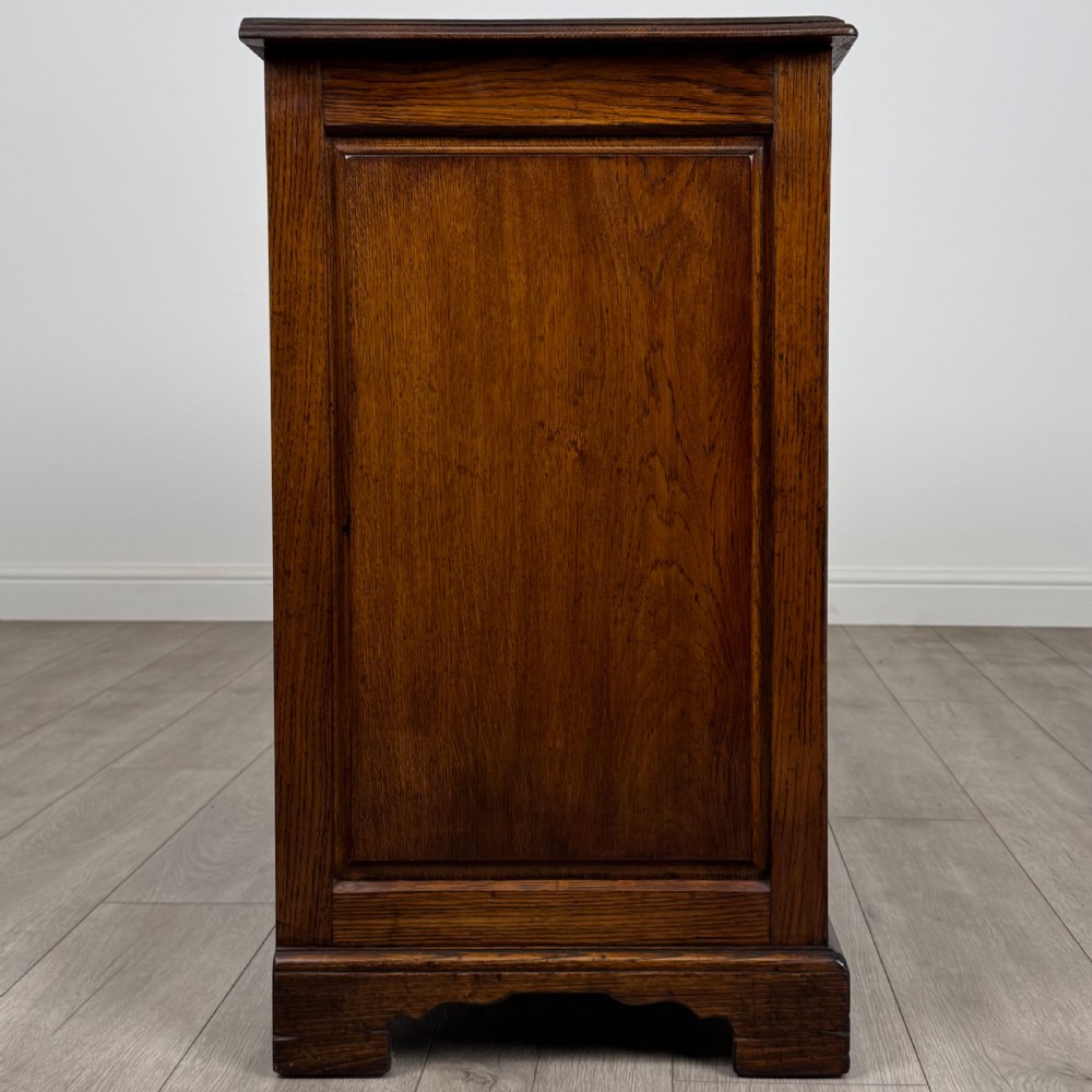  Antique 20th Century Fine Quality Dresser Base In Oak  View IX