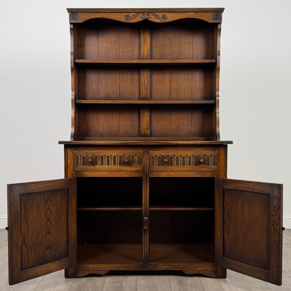 Antique 20th Century Good Quality Dresser In Oak  View II