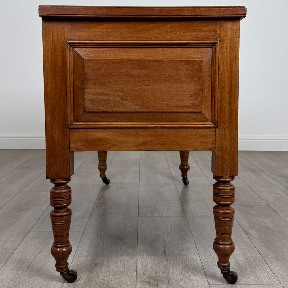 Antique 20th Century Good Quality Desk In Walnut  View VIII