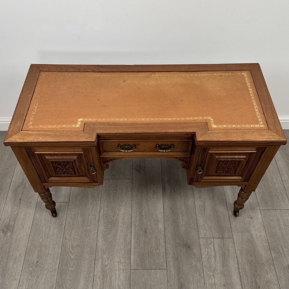 Antique 20th Century Good Quality Desk In Walnut  View XI