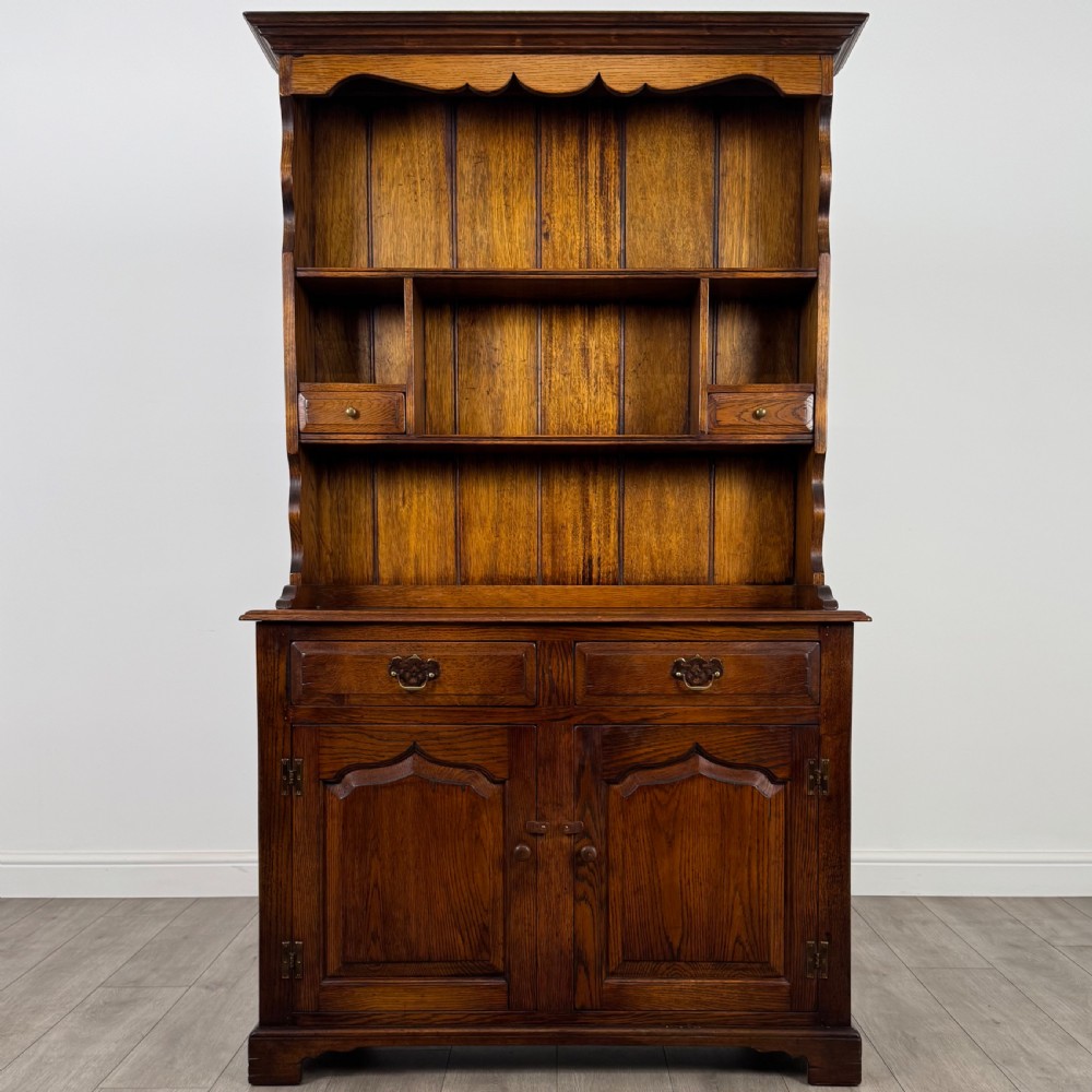 Antique 20th Century Fine Quality Dresser In Oak 
