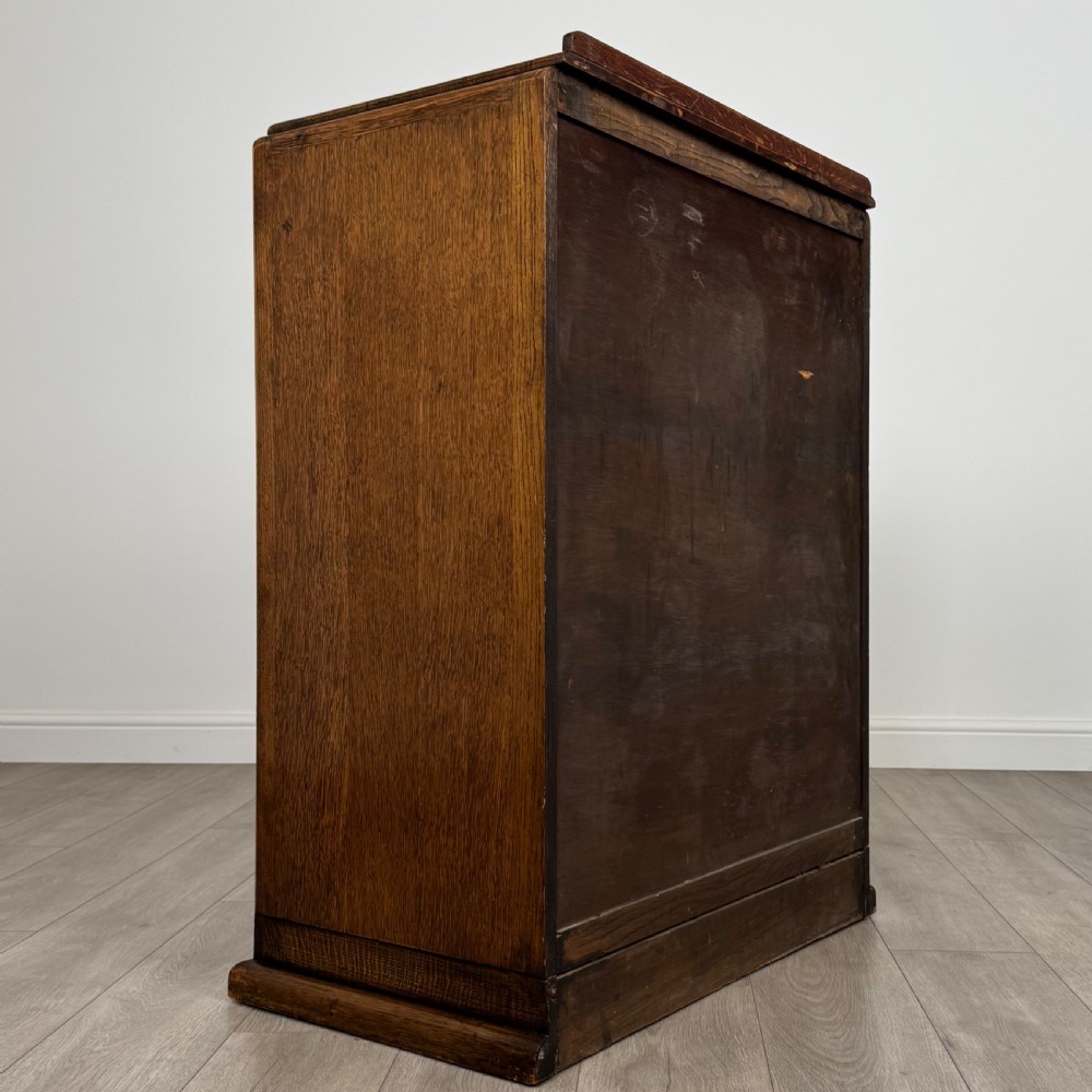 Antique 20th Century Chest Of Drawers In Oak  View IV