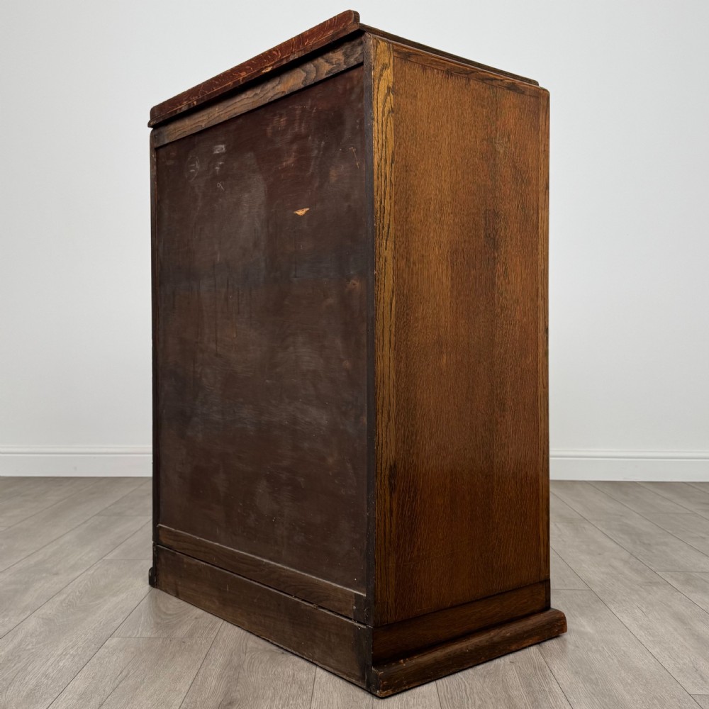 Antique 20th Century Chest Of Drawers In Oak  View VI