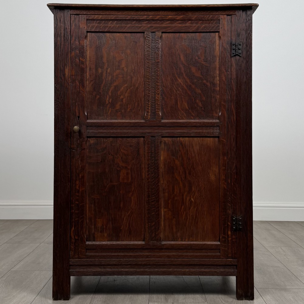 Antique 20th Century Fine Quality Fitted Cupboard In Oak 