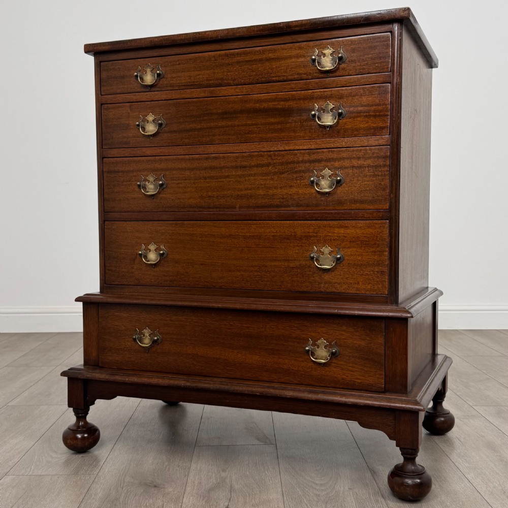 Antique 20th Century Chest Of Drawers In Mahogany  View II