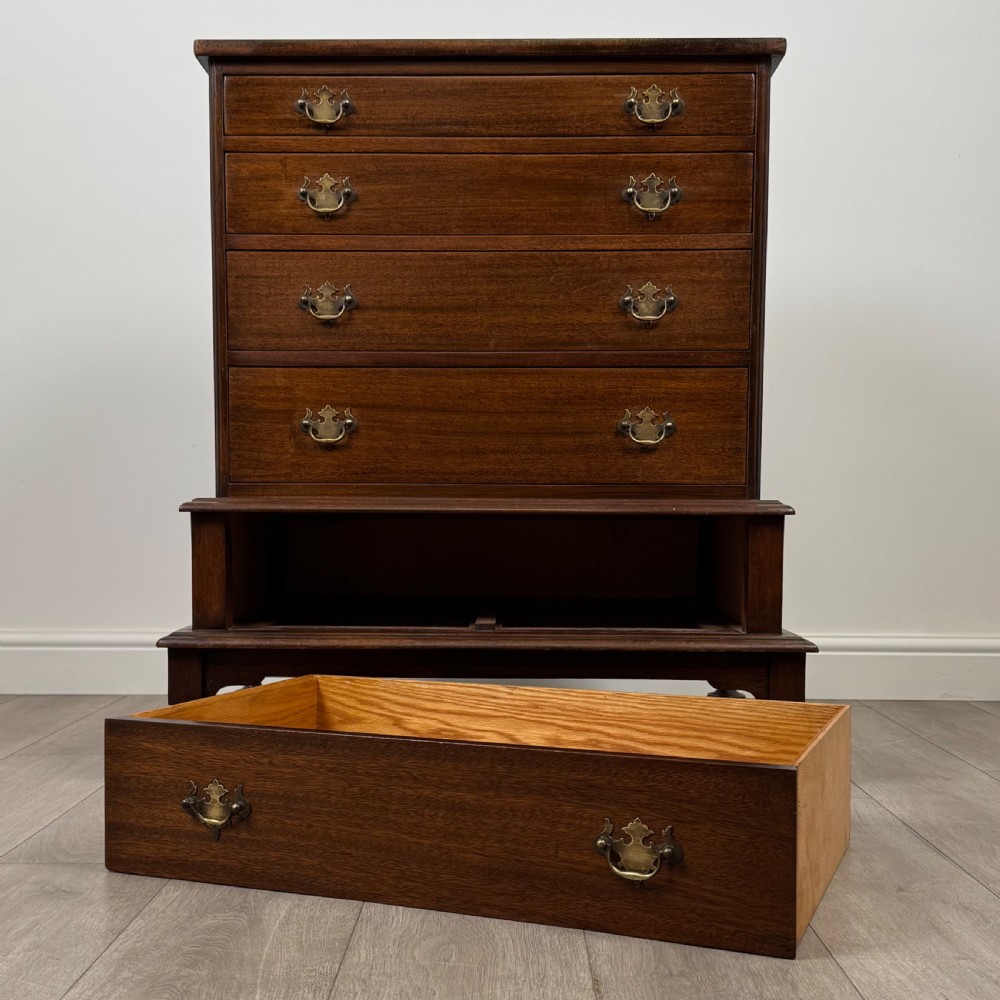 Antique 20th Century Chest Of Drawers In Mahogany  View XI