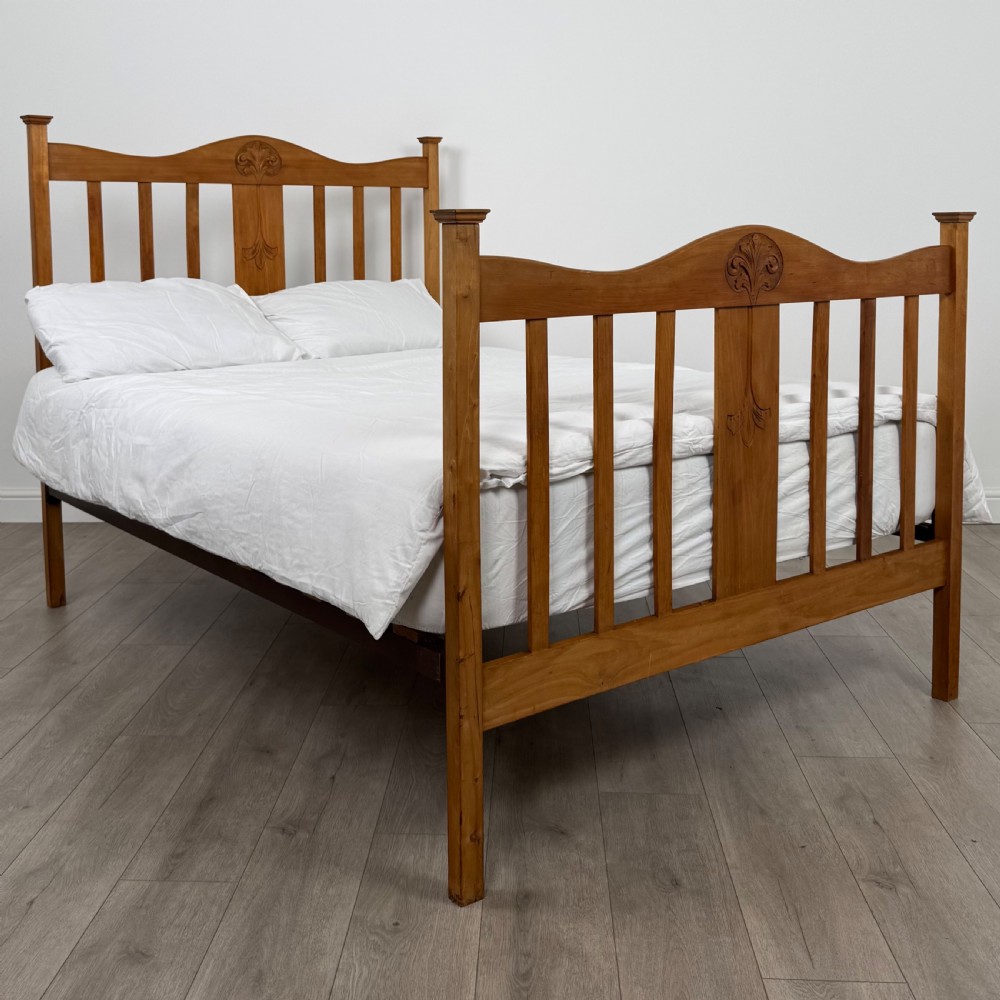 Antique 20th Century Double Bed In Walnut