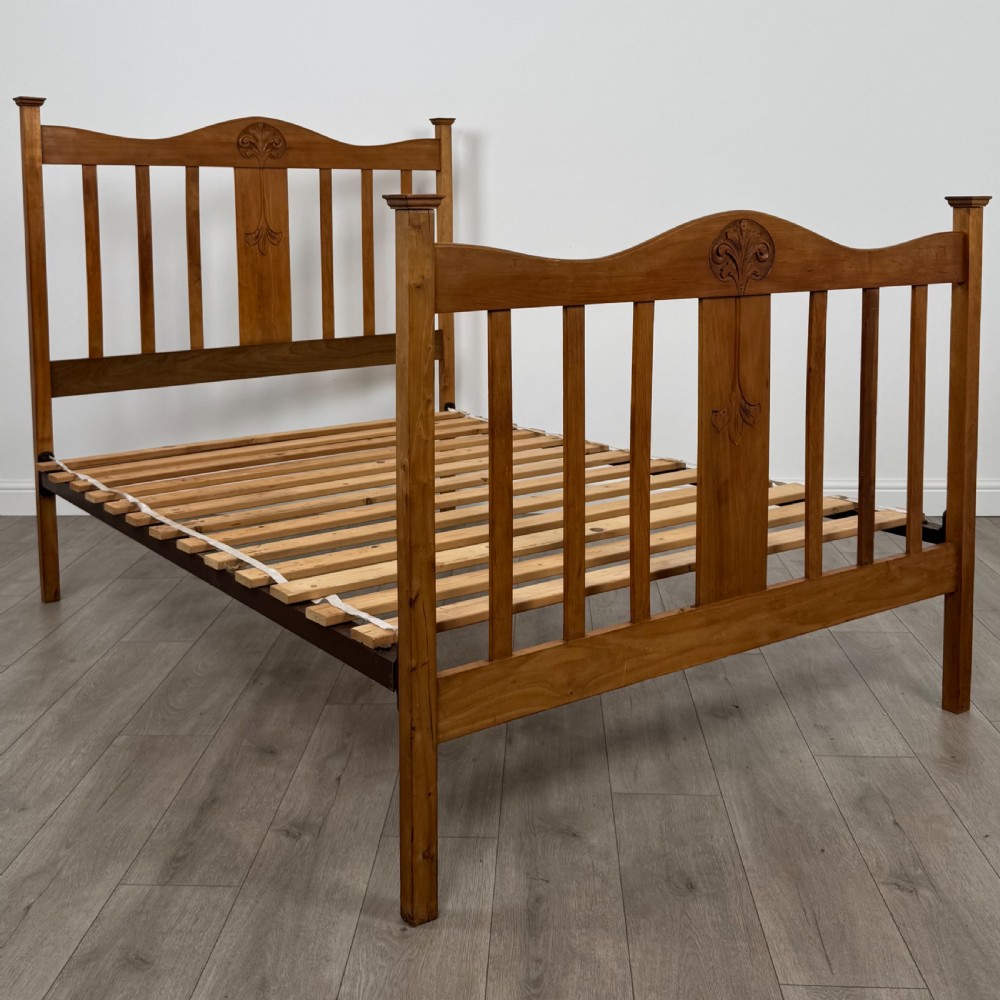 Antique 20th Century Double Bed In Walnut View II
