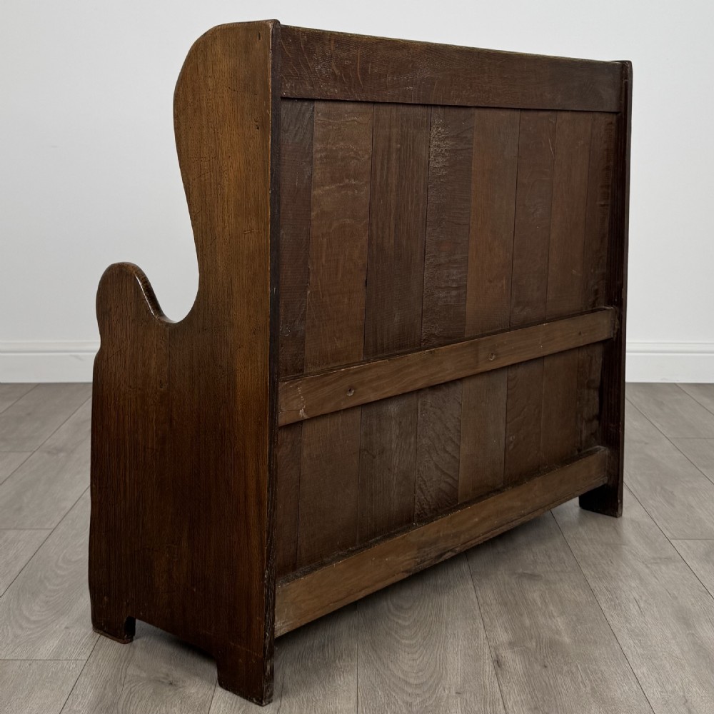 Antique 20th Century Fine Quality Small Oak Settle  View IV