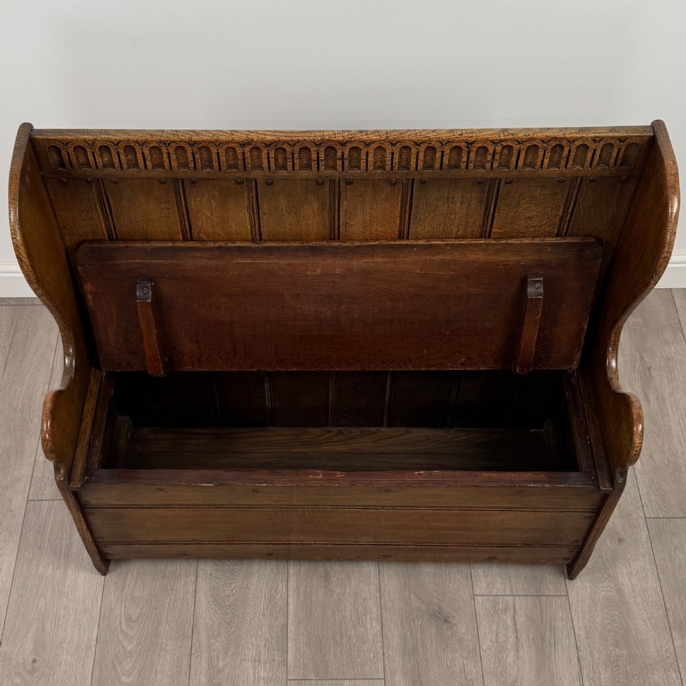 Antique 20th Century Fine Quality Small Oak Settle  View X