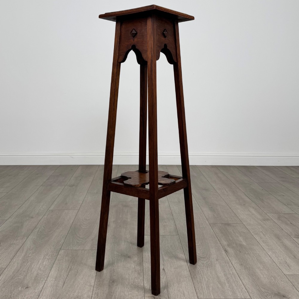 Antique 20th Century Fine Quality Plant Stand In Oak