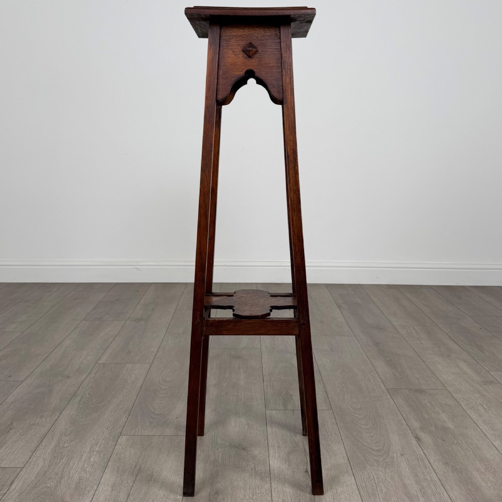 Antique 20th Century Fine Quality Plant Stand In Oak View IV
