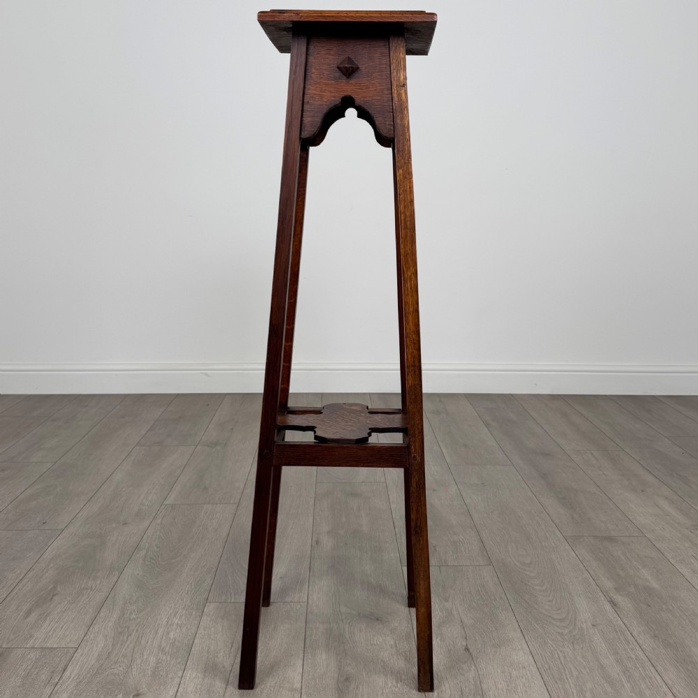 Antique 20th Century Fine Quality Plant Stand In Oak View VI