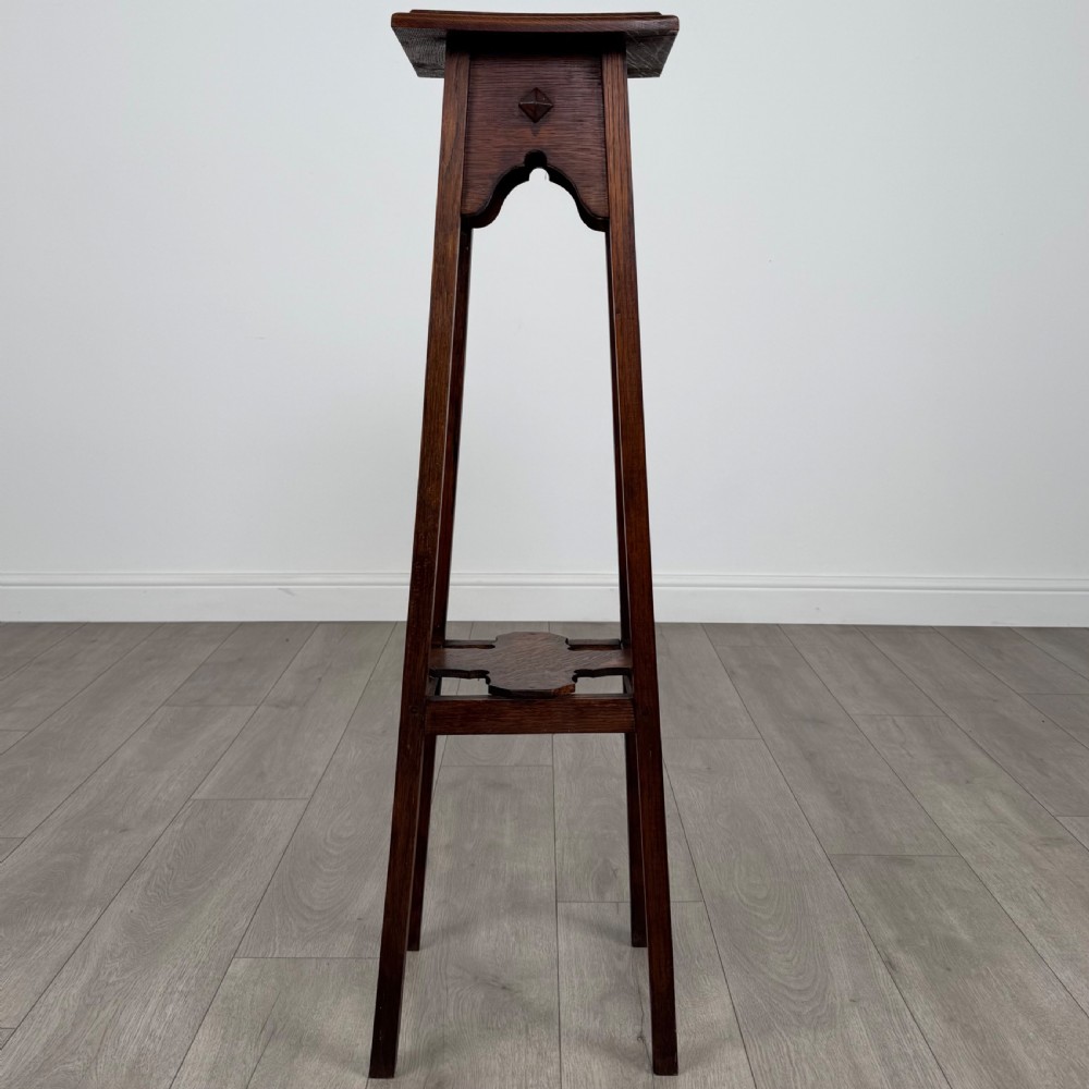 Antique 20th Century Fine Quality Plant Stand In Oak View VIII