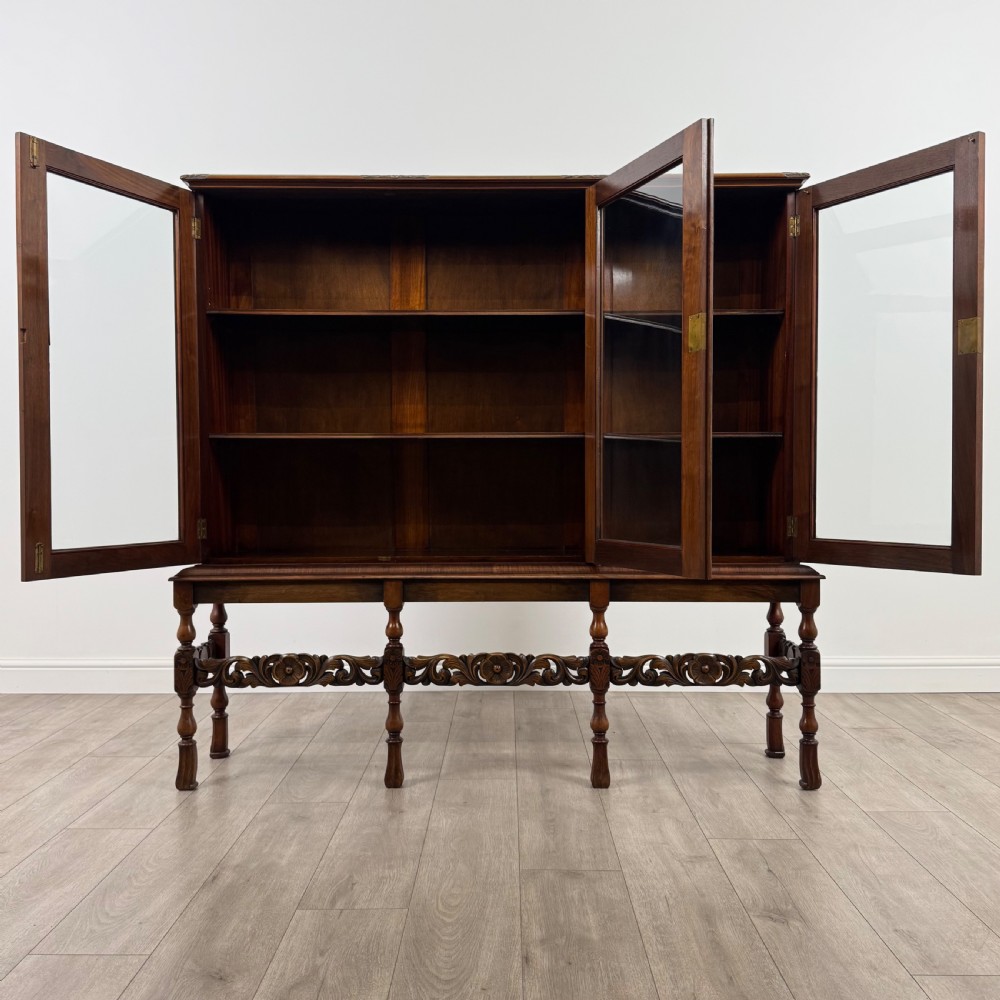 Antique 20th Century Good Quality Display Cabinet In Walnut  View III