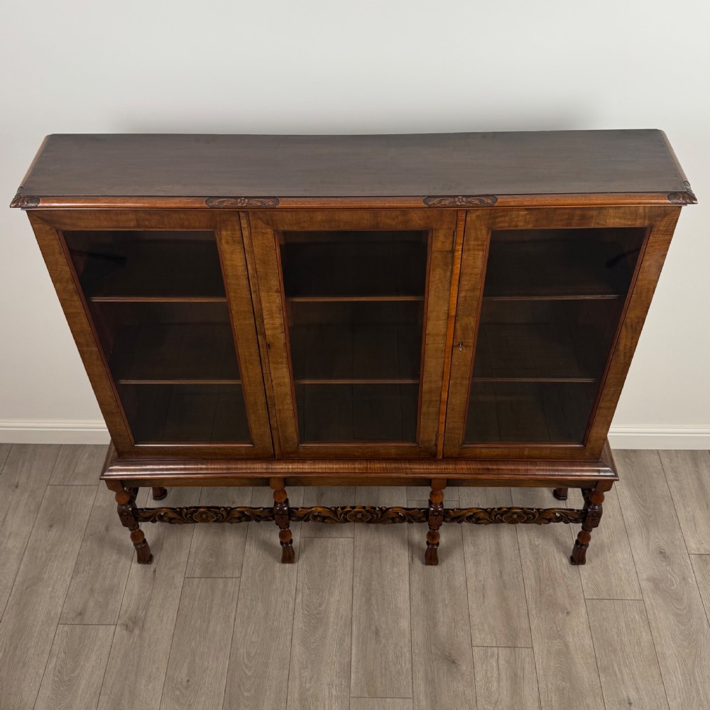Antique 20th Century Good Quality Display Cabinet In Walnut  View XVII