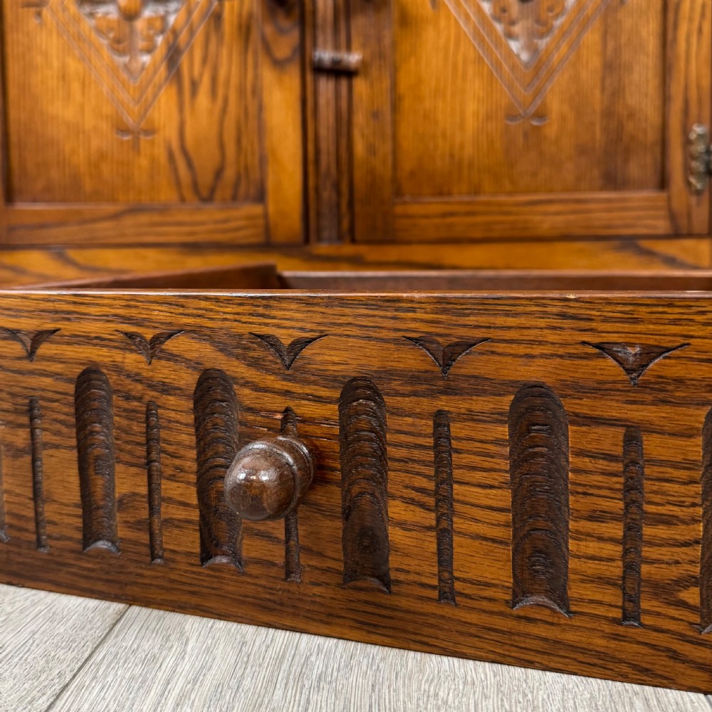  Antique 20th Century Good Quality Dresser In Oak  View XII