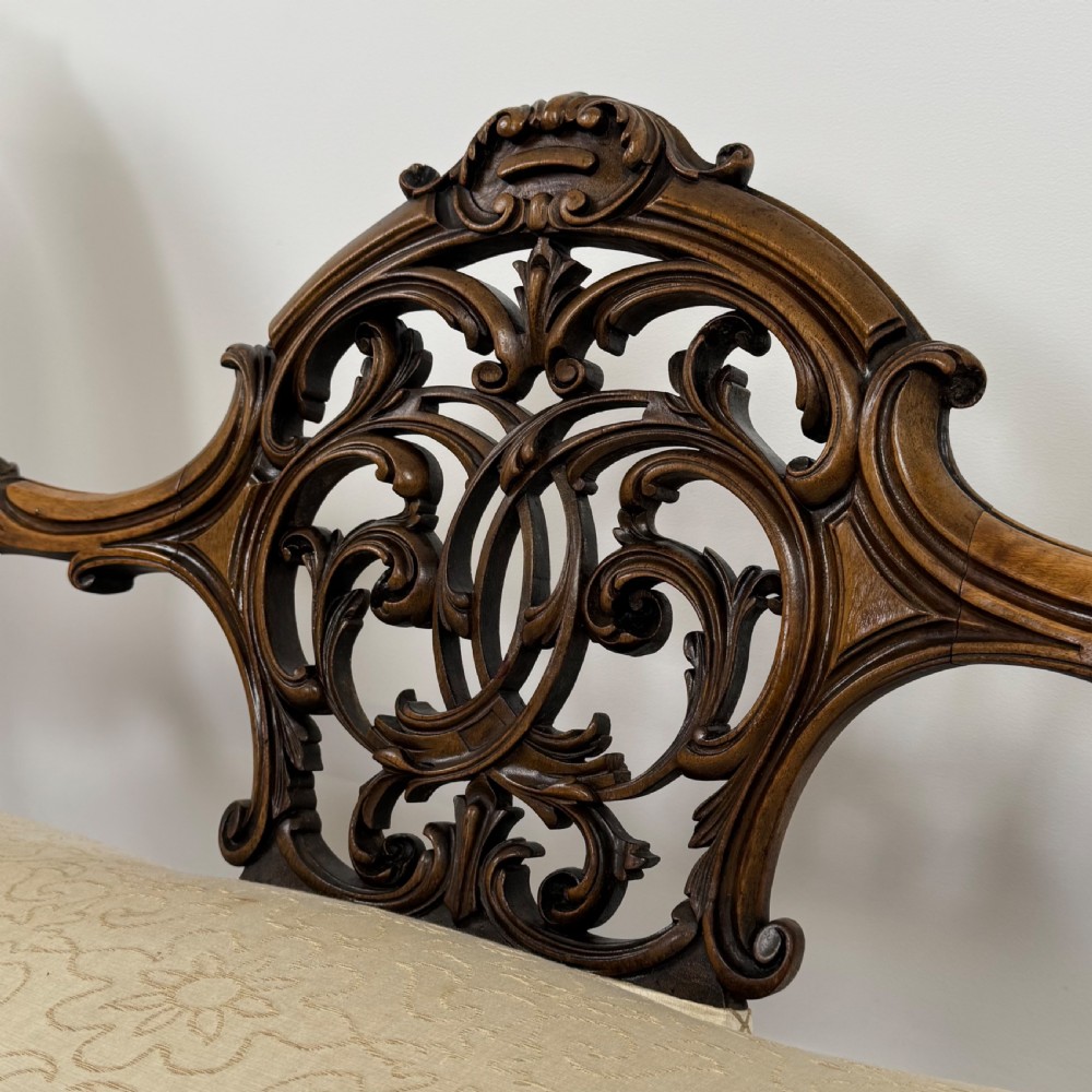  Antique 20th Century Fine Cameo Back Sofa In Walnut  View XII