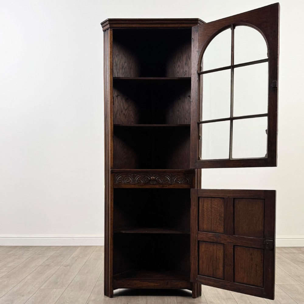  Antique 20th Century Good Quality Corner Cabinet In Oak  View III