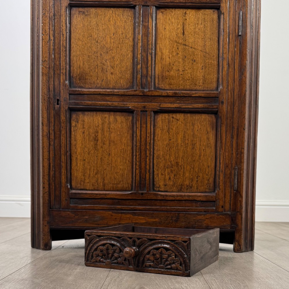  Antique 20th Century Good Quality Corner Cabinet In Oak  View VII