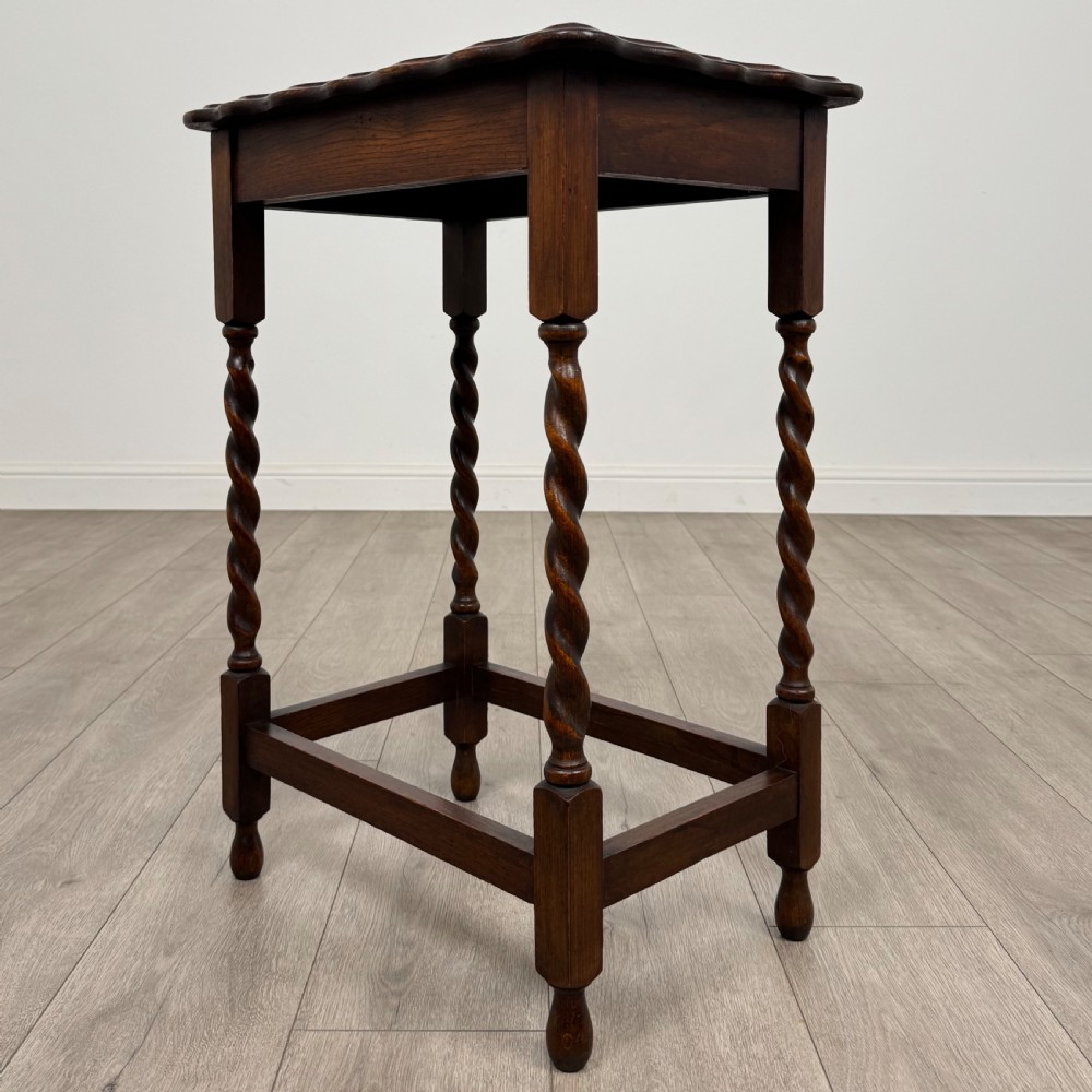 Antique 20th Century Good Quality Small Oak Side Table  View VI