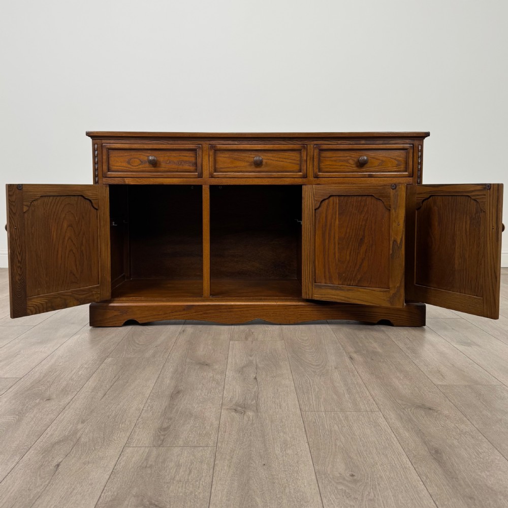Antique 20th Century Good Quality Sideboard In Oak  View II