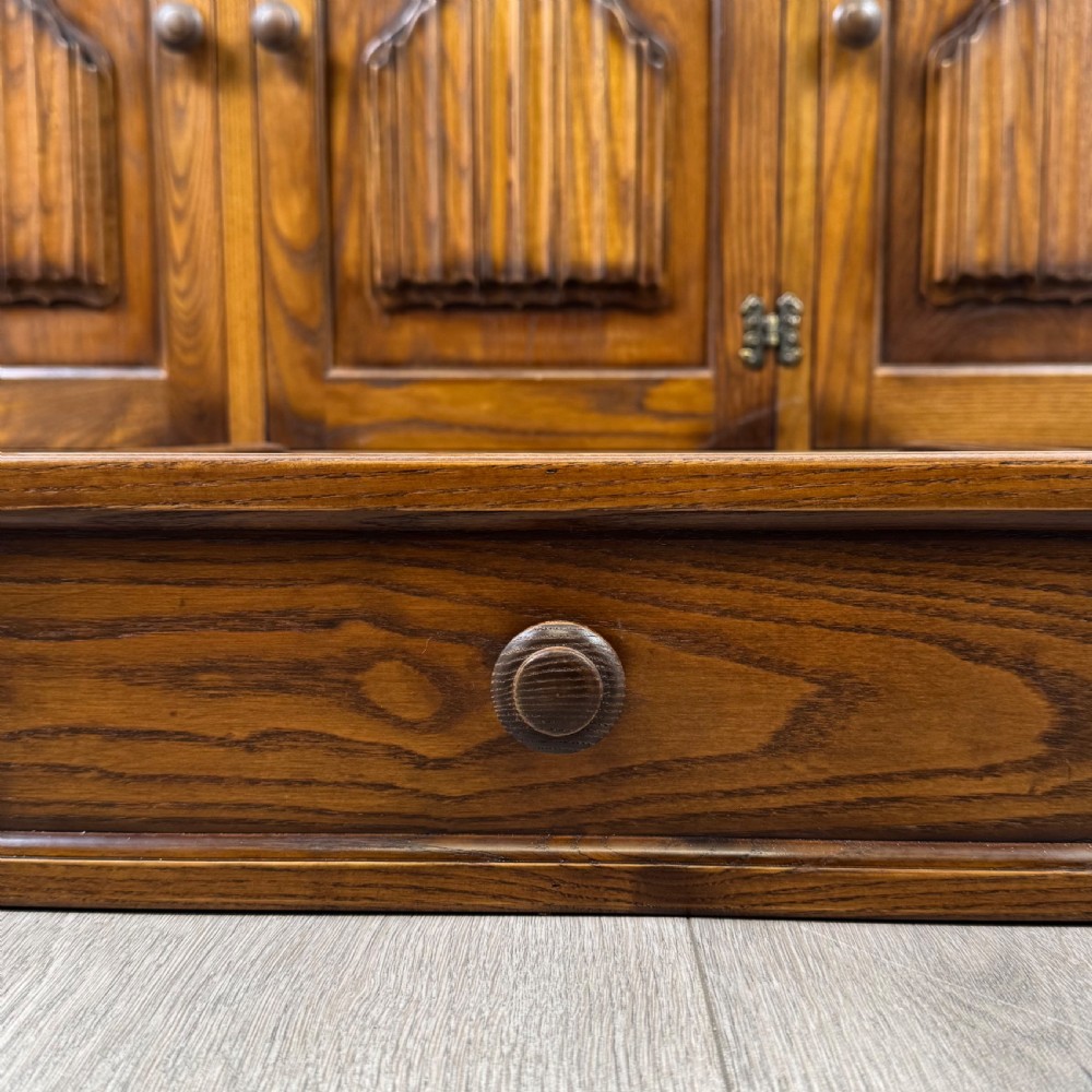 Antique 20th Century Good Quality Sideboard In Oak  View XII
